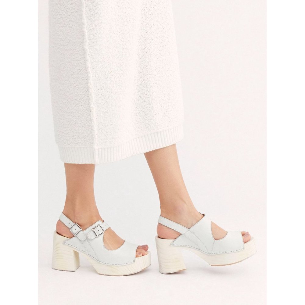 NEW Free People Belem's Clogs in White - Picture 2 of 8